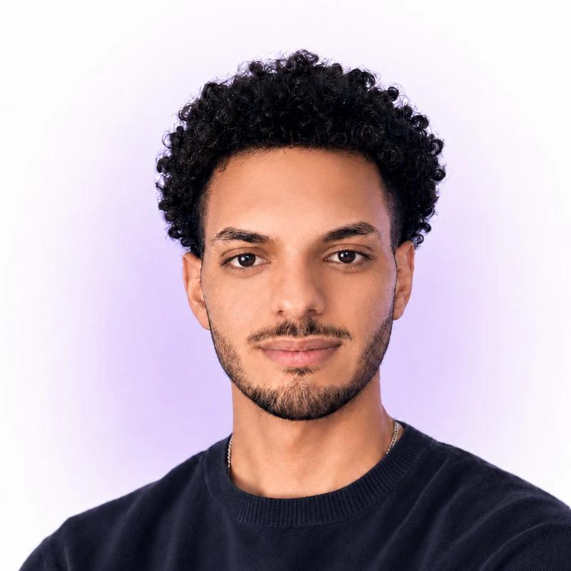 Portrait of Rayan Chelouati, technical co-founder of VRET.